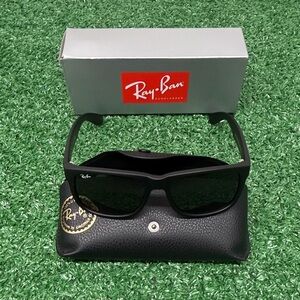 Ray-Ban Classic Justin RB4165 Black Sunglasses With case & accessories